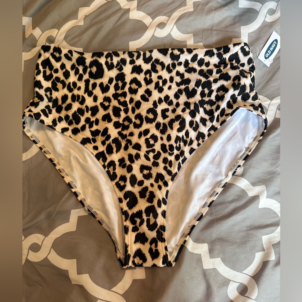 Leopard Print women’s swimsuit bottoms